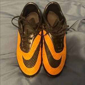 Nike Black and Orange hypervenom phelon. Size 9 men’s